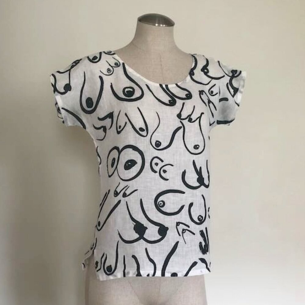 Women's GRAVEL & GOLD iconic boobs t-shirt. Size1. Small